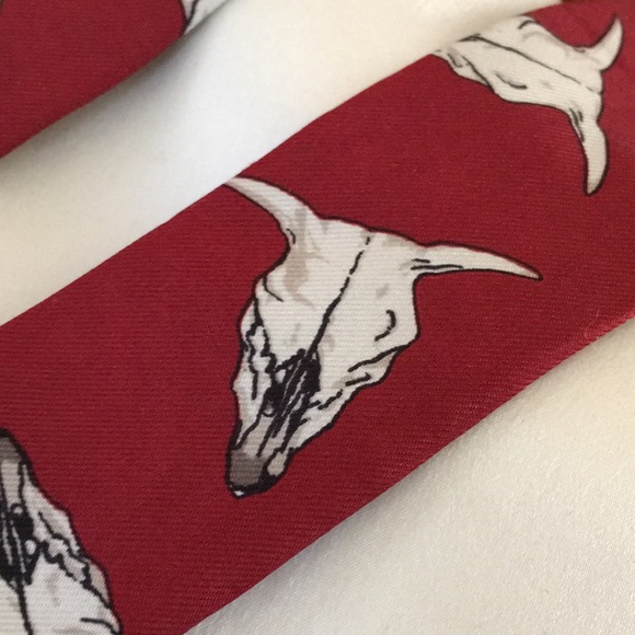 Perry Ellis | Silk & Leather Classic Suspender - Picture 2 of 7